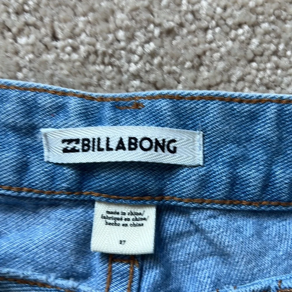 BillaBong Jean Shorts - Picture 2 of 2